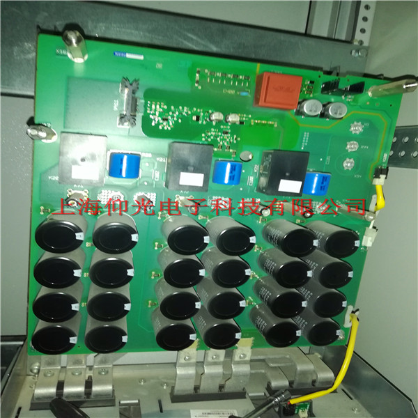 上海施耐德變頻器InF8報警維修內部控制電源故障快修